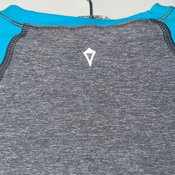 Ivvia fly tech Long Sleeve Top - Picture 6 of 7